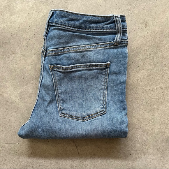 Universal Thread High Rise Slim Straight - Picture 2 of 10